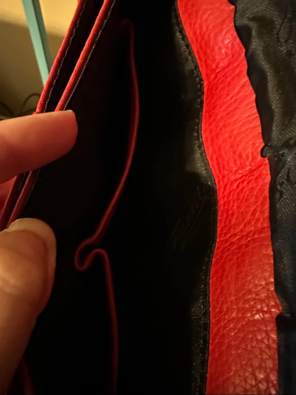 Fossil Red Pebbled Leather Crossbody Bag - Picture 10 of 14